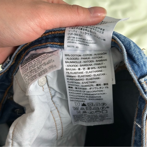 Levi’s 501 Original Cropped Jean - Picture 6 of 10